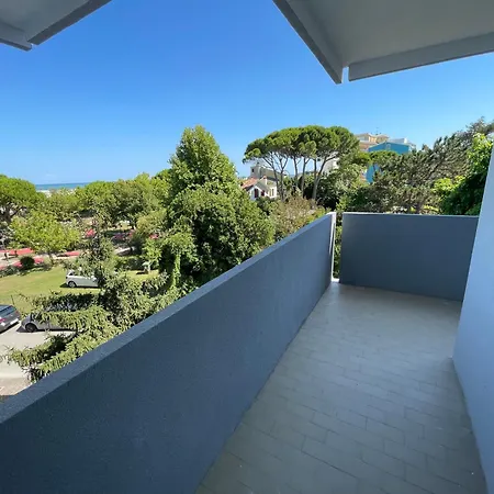 Triangolo Trilocale Con Terrazzo Vista Mare Parziale
